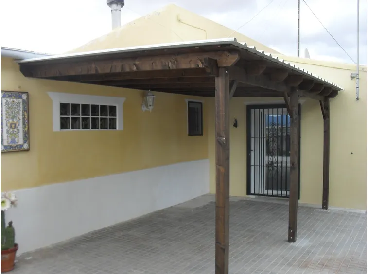 pergola addossata