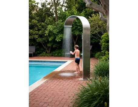 doccia per piscina