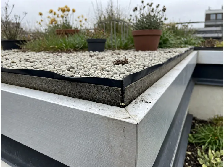 Perché il substrato sottile di un giardino pensile gela più in fretta
