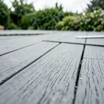 Perché pioggia e gelo mettono alla prova il decking