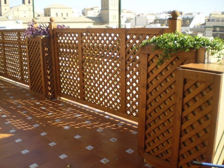 Grigliati in legno per terrazzo grigliati per giardino grigliati ... Gazebo in legno per terrazzo