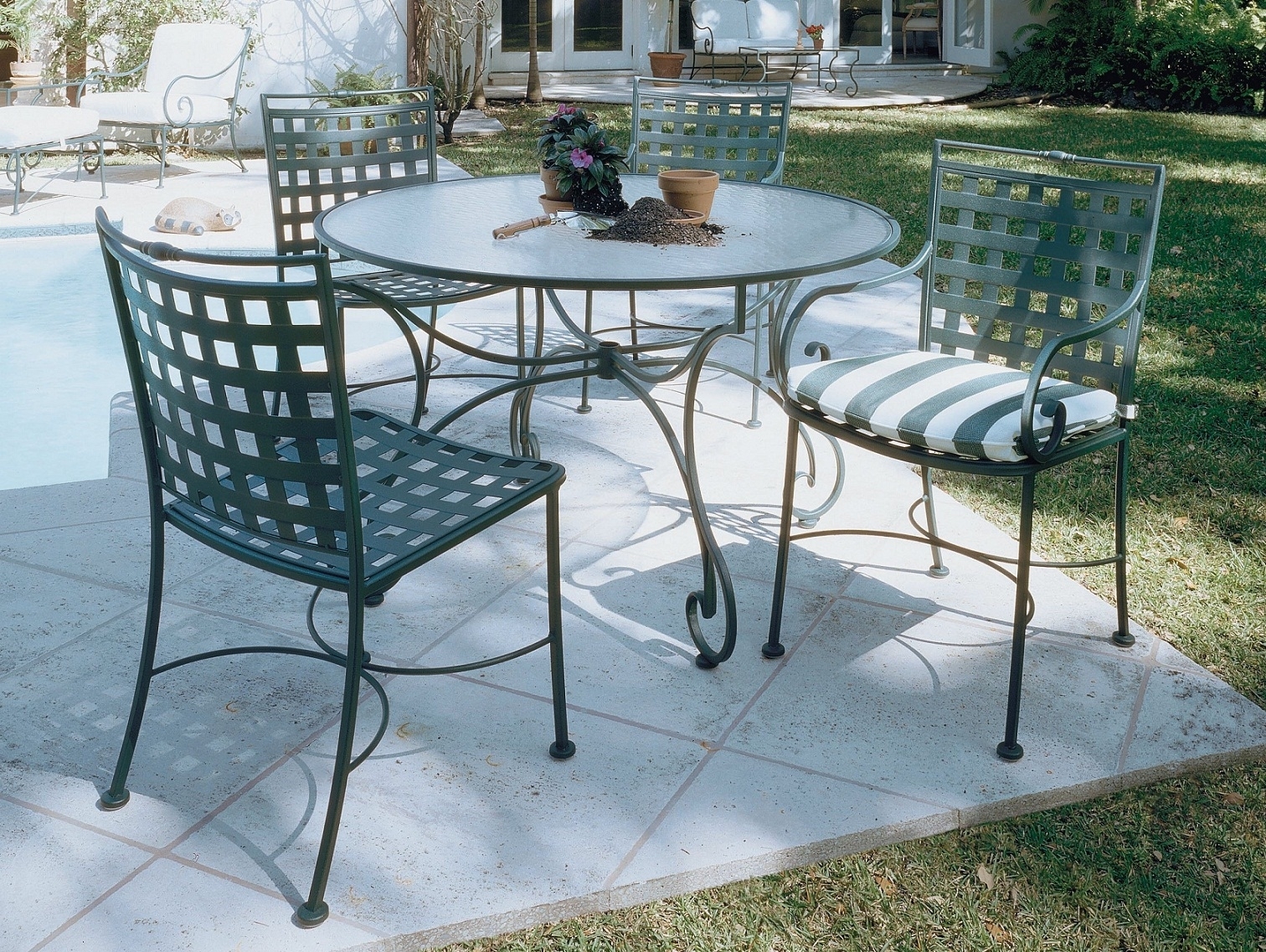 Tavolo con Piano in Vetro e 2 Sedie TecTake 402936 Bistro Set Mobili da Giardino Robusta Intelaiatura in Acciaio Montaggio e Smontaggio Super rapido