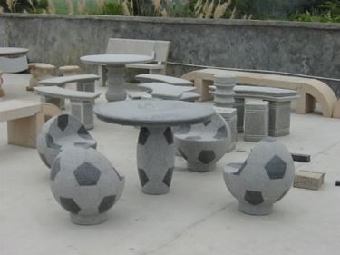 tavoli da giardino in pietra